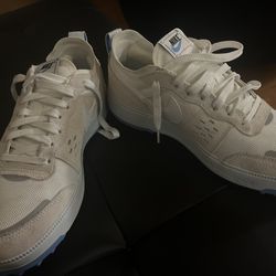 Men’s Nikes size 8