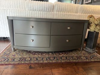 Modern 4 drawer Dresser