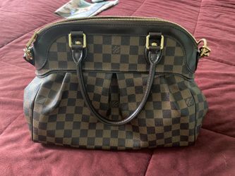 Authentic brand new Louis Vuitton all leather pocketbook with shoulder strap. Never Used In Excellent Condition. 