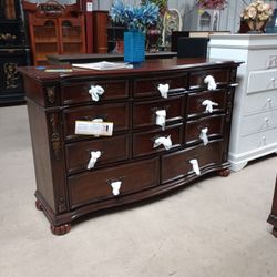 Dressers / Cajoneras