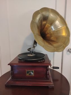 Vintage Gramophone - Fully Functional