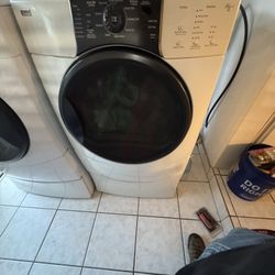 Kenmore HE3t washer /dryer set. 