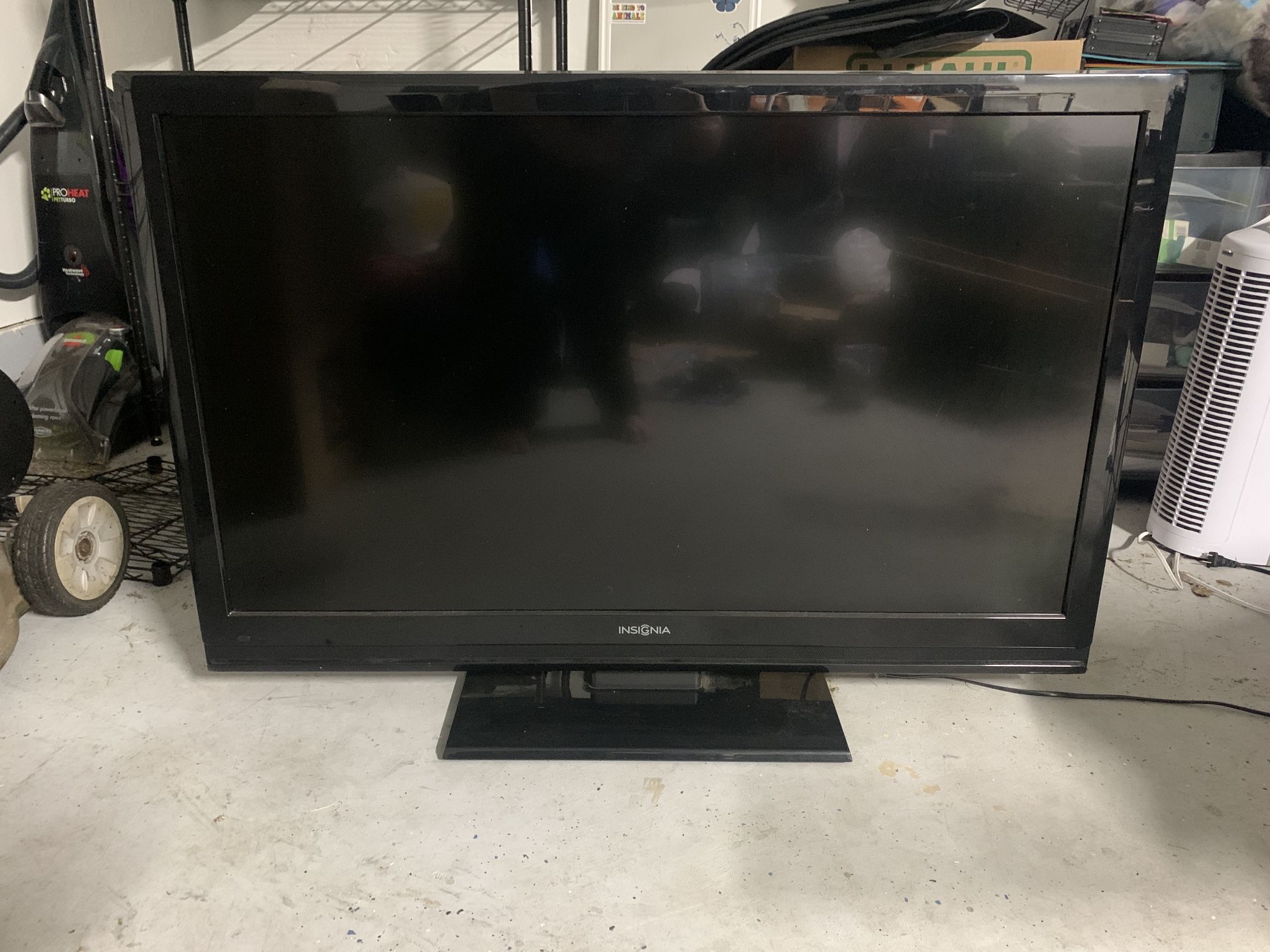 46 Inch TV Insignia
