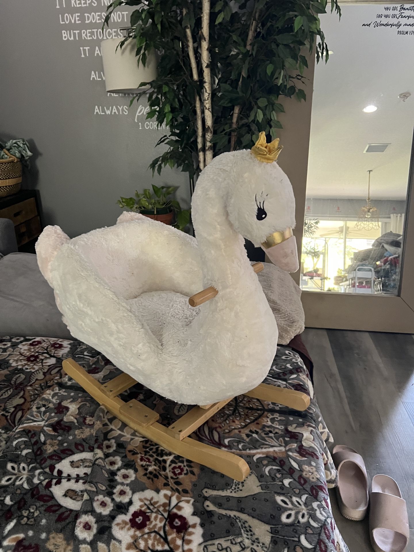 Charming Plush Swan Rocker – Soft Ride-On Toy for Toddlers