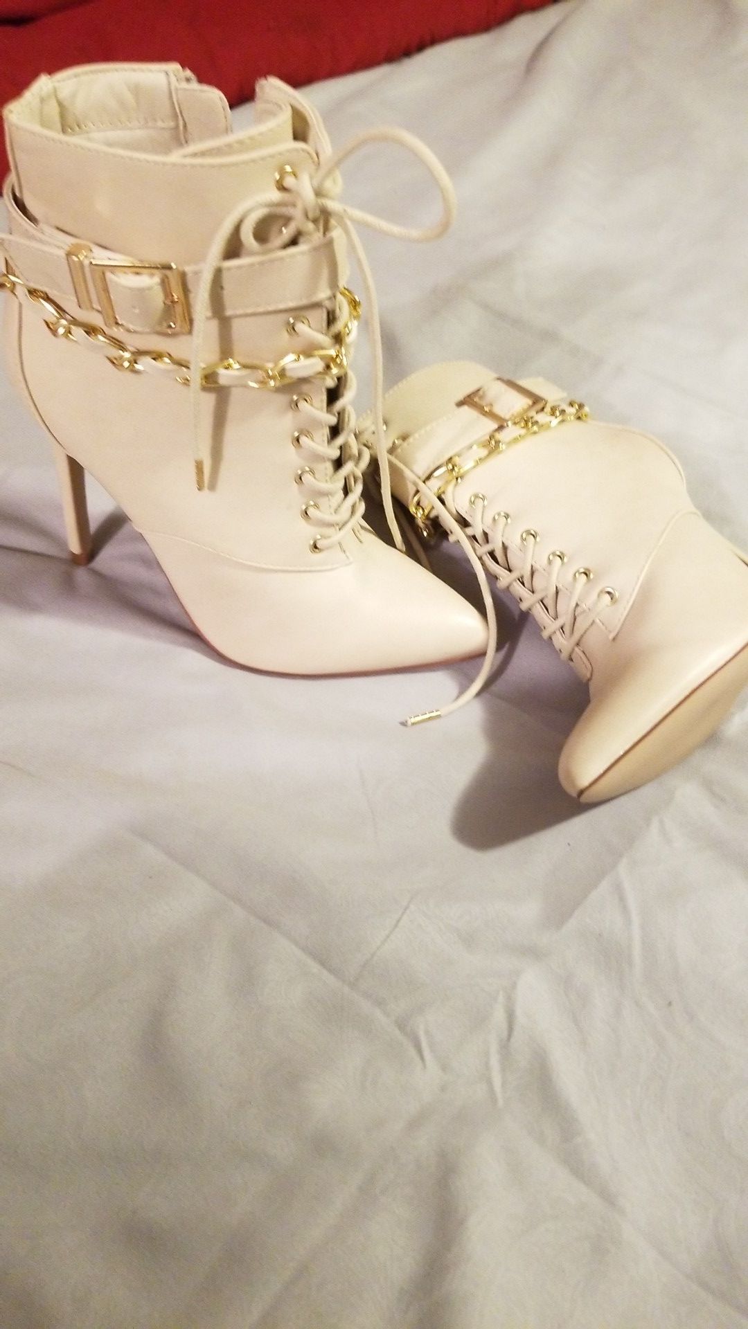 Women boots size 5.5