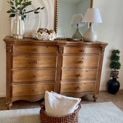Beautiful Natural Wood Color Dresser & Matching Side Table 👇🏼
