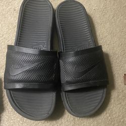 Black Nike Slides Sz 11 Men’s 