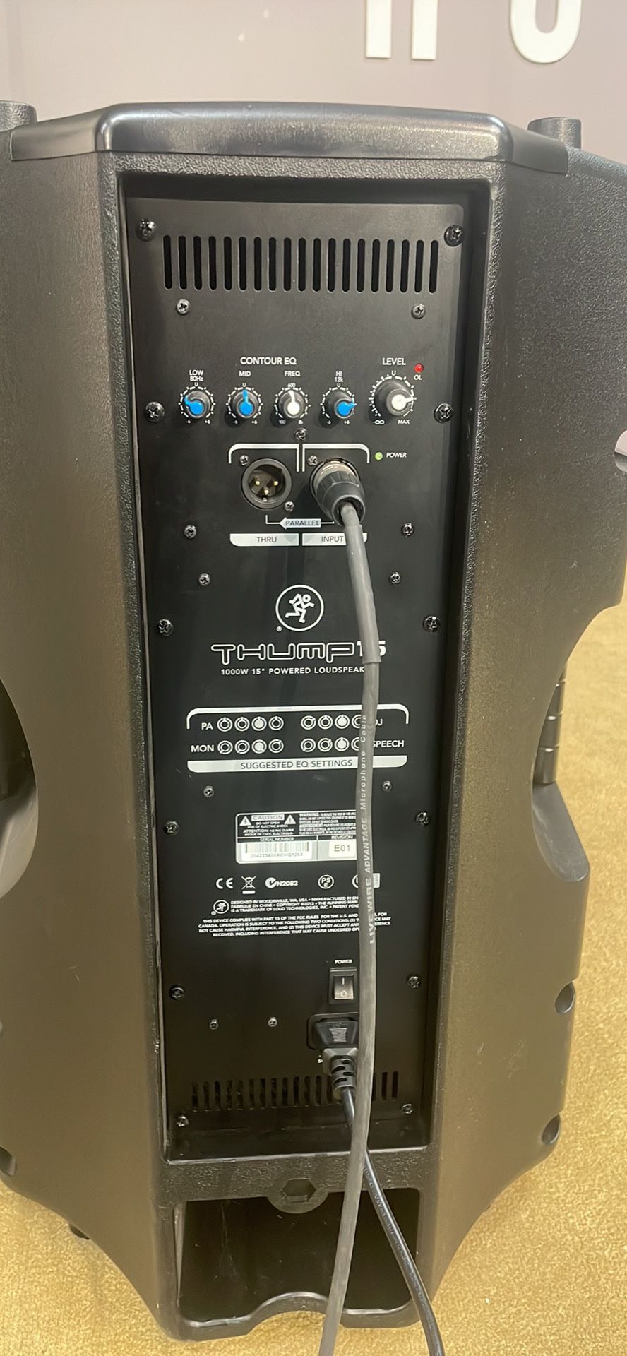2 Mackie thump 15 Powered Speakers