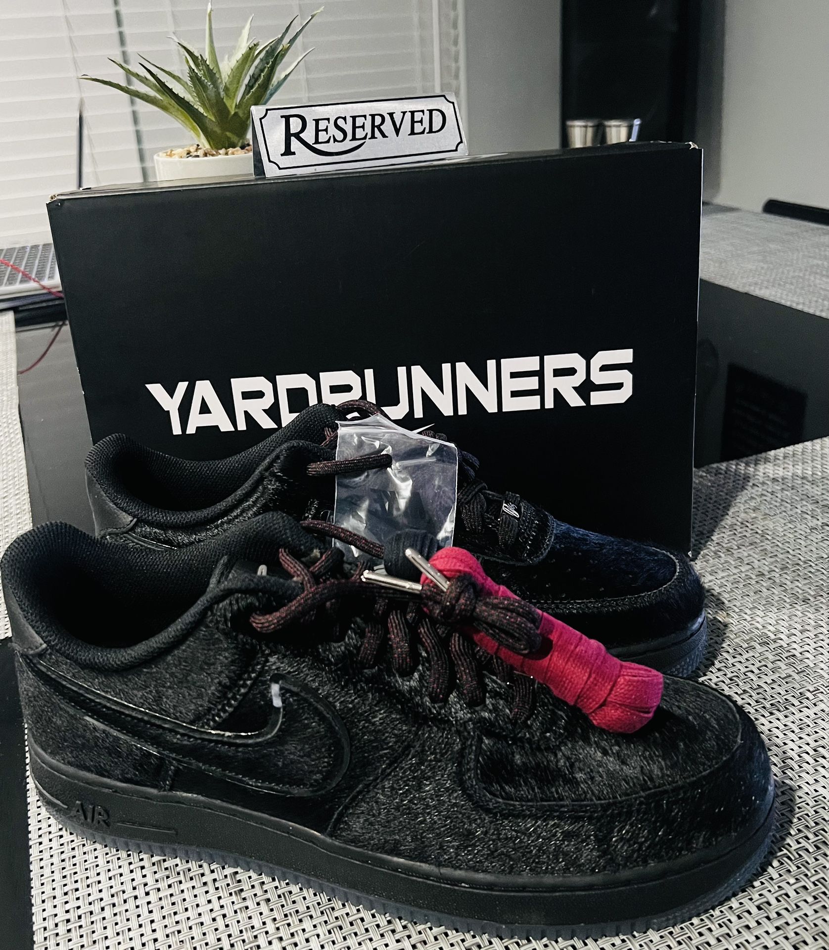 Nike Air Force One Yard Runners