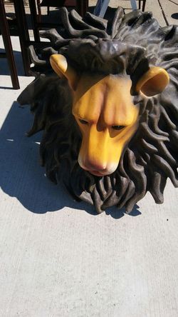 Lions head.
