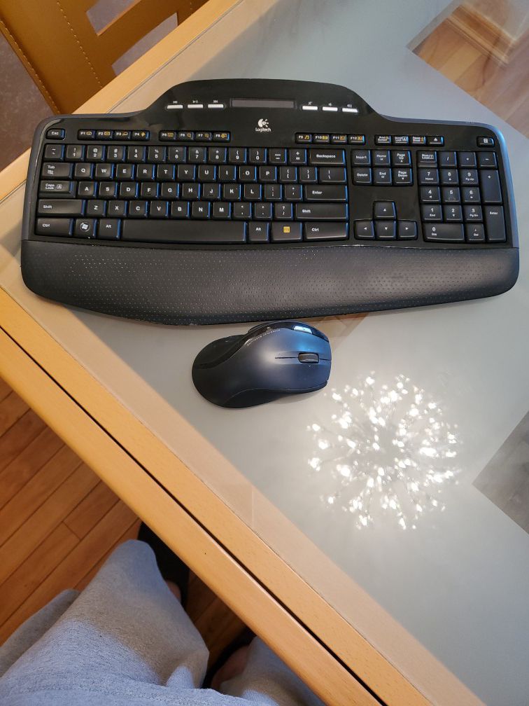Logitech wireless keyboard and mouse MK700