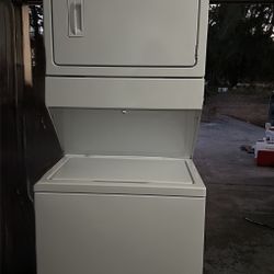 Whirlpool Washer And Dryer Combo 27 In