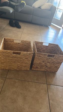 2 foldable baskets