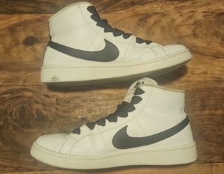 Nike High-Top Sneakers Men’s Size 11 • White w/ Black Laces
