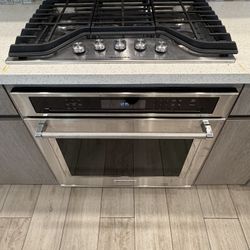 Cook Top And Oven 
