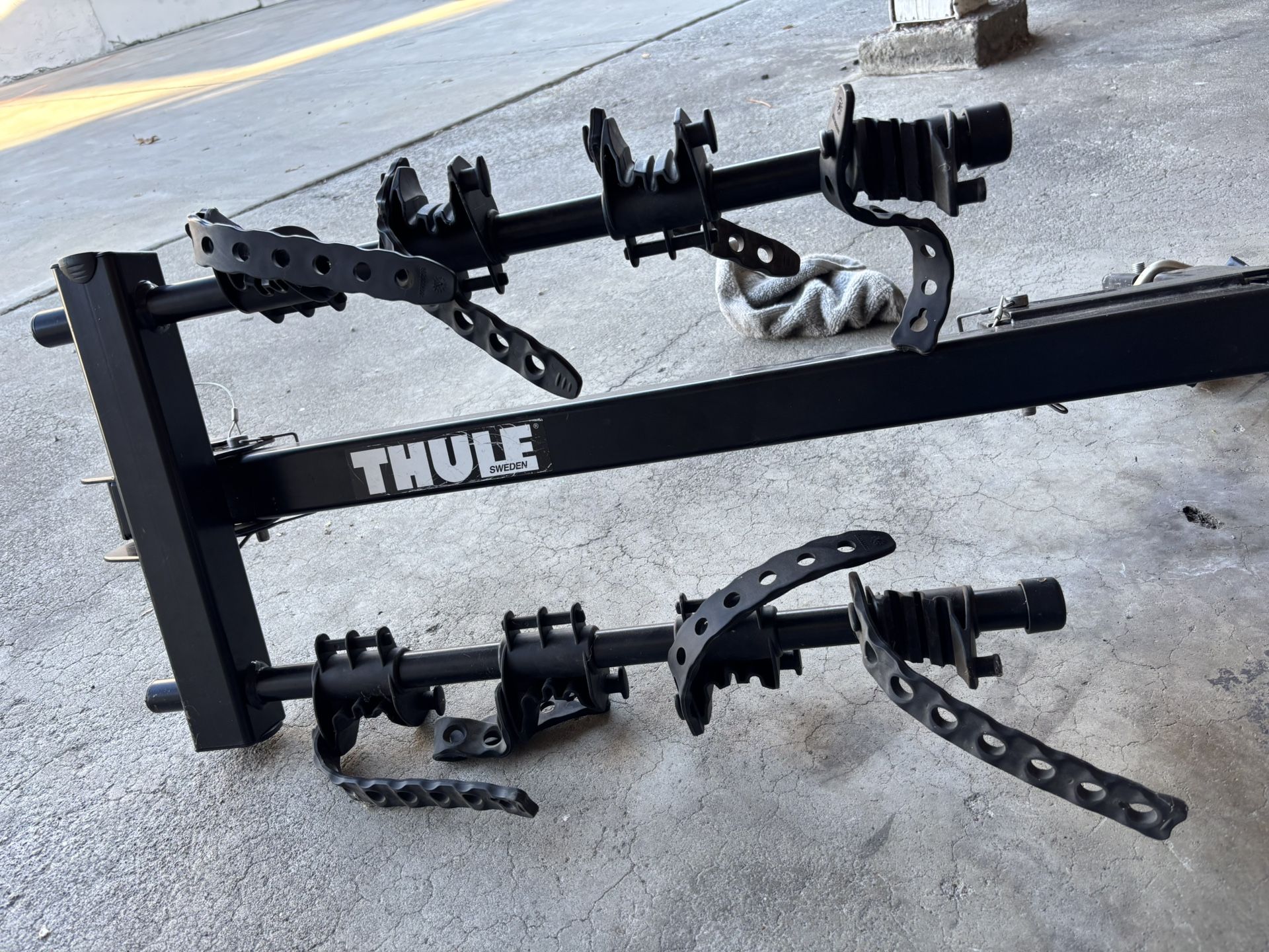 Thule 4 Bike Hitch Rack