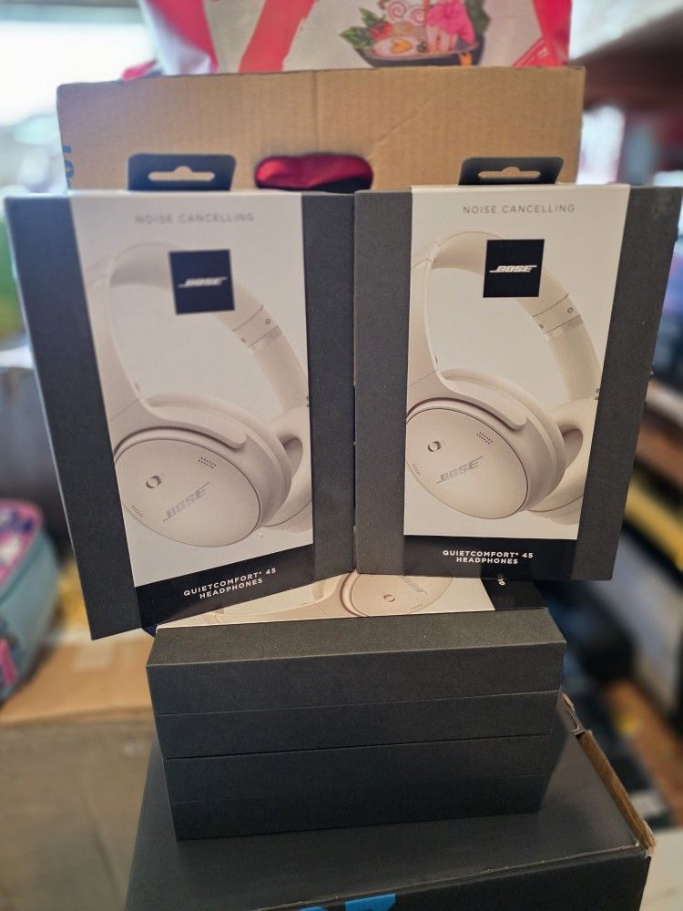 Bose quiet comfort 45 headphones- White