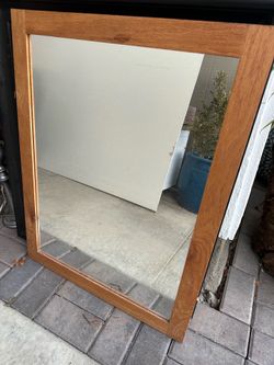 Wall mirror