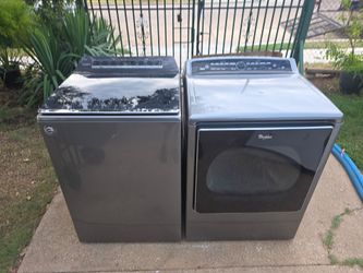 Whirlpool Washer and Dryer Set electric  matching set
