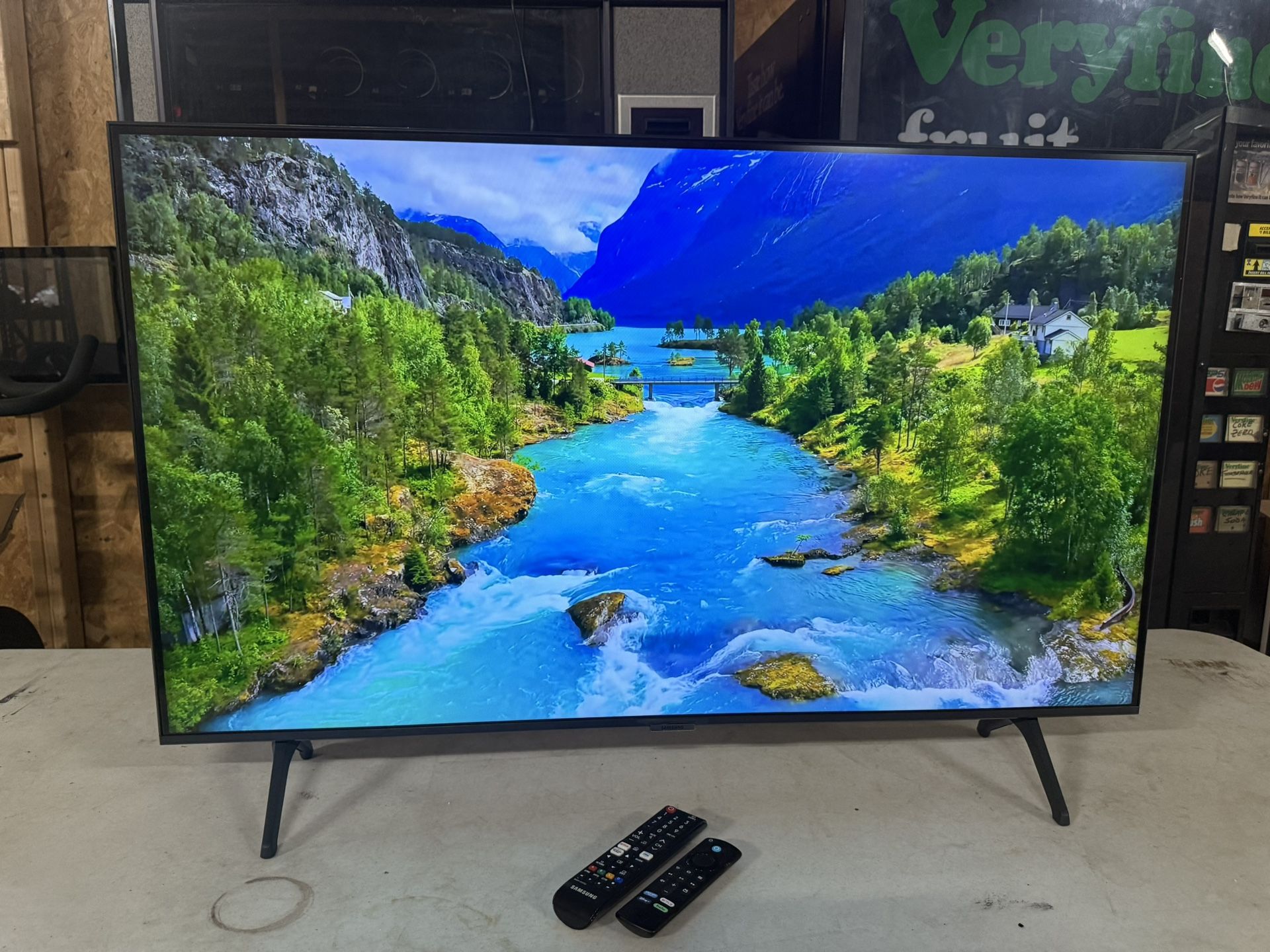 Samsung 43" Class TU700D Crystal Ultra HD 4k Smart Tv In Box + Amazon FireStick & Remote - Delivery Available!