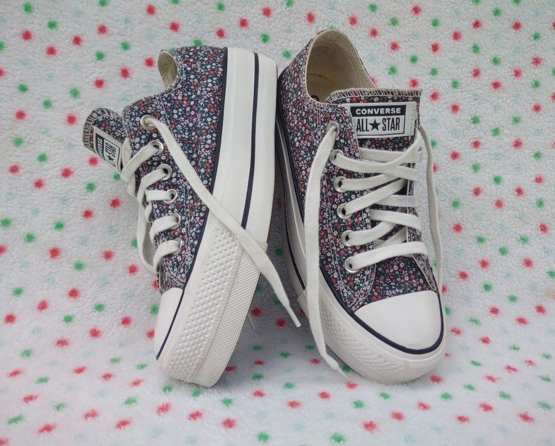 Converse Women's Lift Chuck Taylor All Star Platform Low Top Canvas Sneakers Sz6
