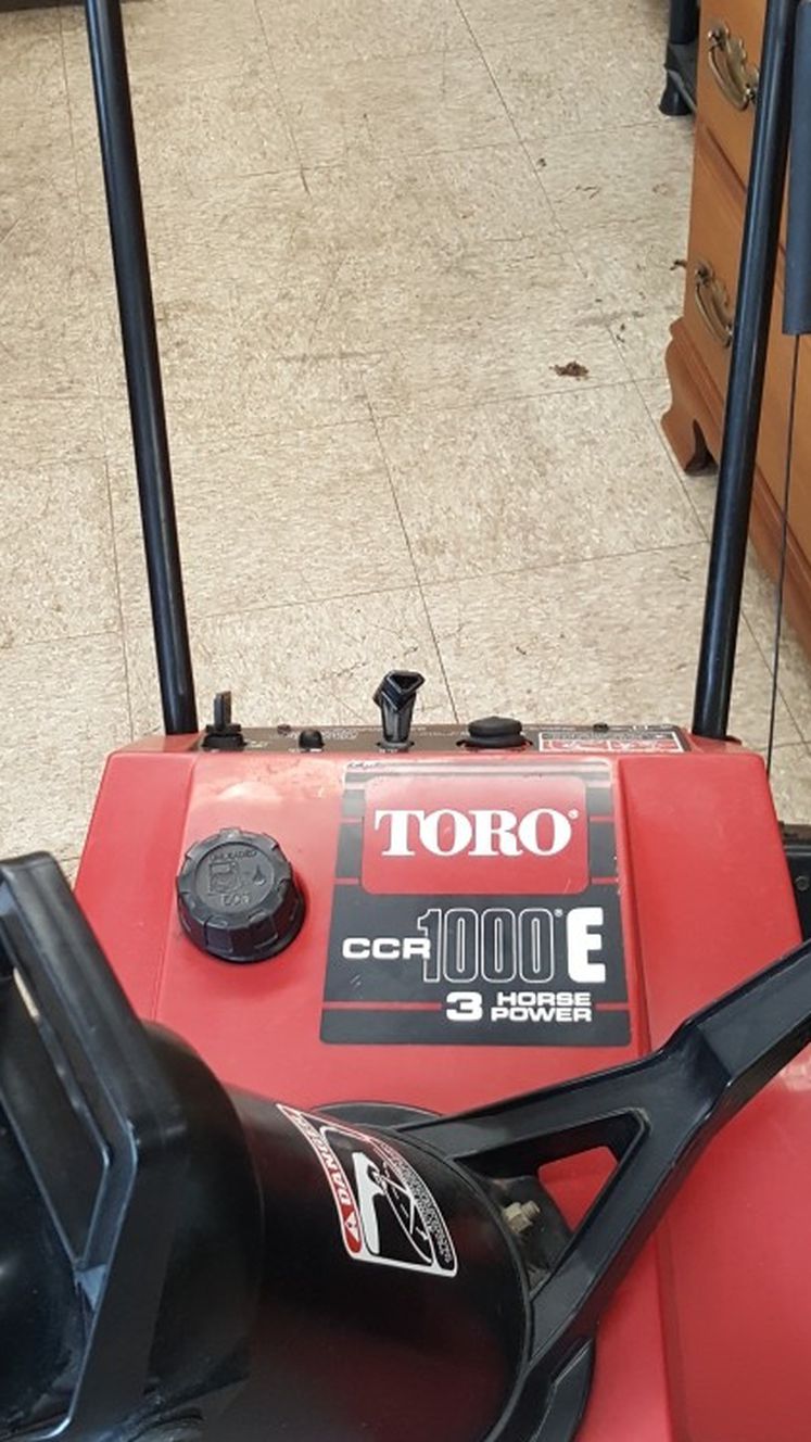 Super Nice Toro CCR 1000E Electric Start Snowblower
