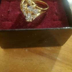 New Pretty Gold Plated Ring 💍 Size 5 With Cz Diamonds 💎 