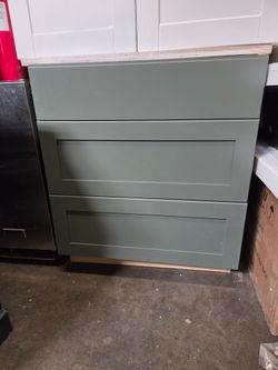 Kitchen cabinet