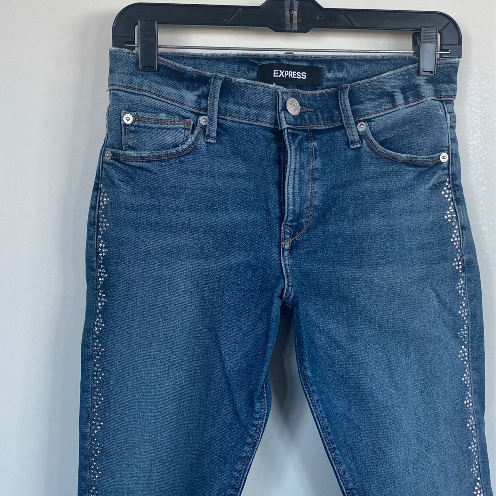 Mid Rise Ankle Jeans