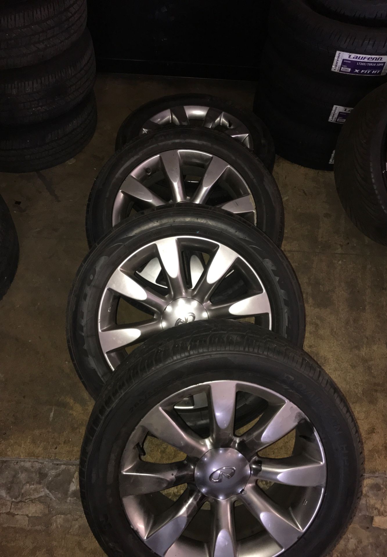 INFINITi fx35 20 inch rims and tires 265/50/20 for Sale in Arlington ...