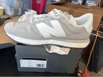 New Balance men’s size 14 shoes