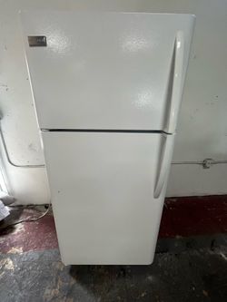 Refrigerator Frigidaire 30”