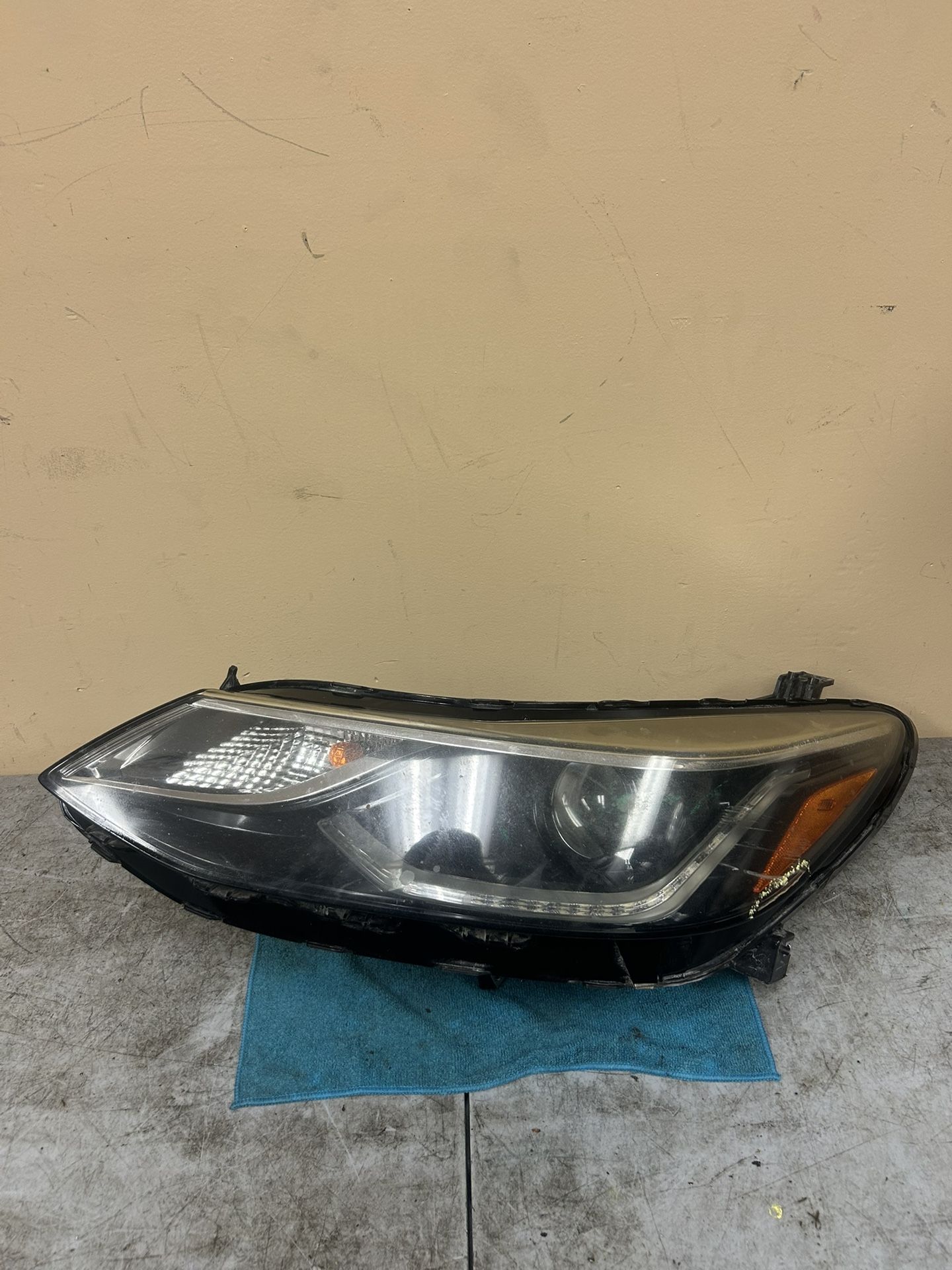 2016 2017 2018 2019 Chevy Cruze Left Driver Side Headlight Oem