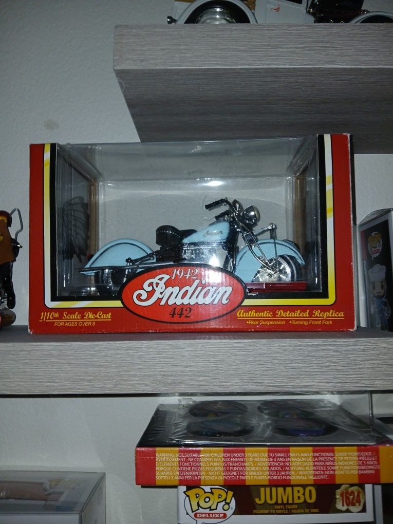 1:10 SCALE 1942 INDIAN MOTORCYCLE