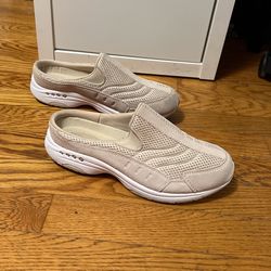 Easy Spirit Slip Ons