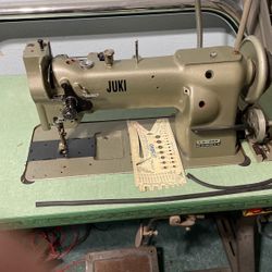 Juki LU 562