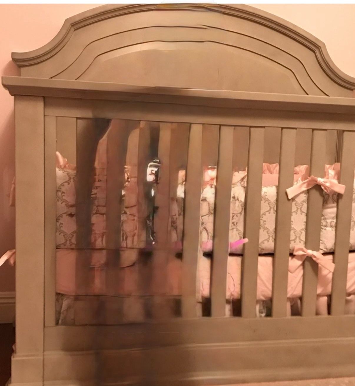 Gray Baby/toddler Crib With Conversion Kit 4-1