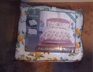 Reversible 3 Piece Comforter Set -New