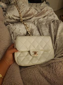 Authentic Chanel Small Handbag!! Authentic 100%