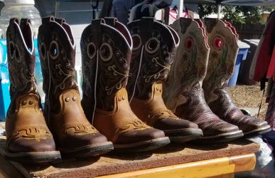 Blackstone kids boots size 10 and ..girls size 11sold