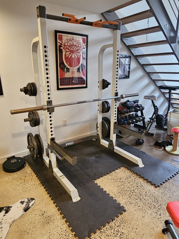 Halfrack, Olympic Bar(+), ~275lbs of Plates, and Mats