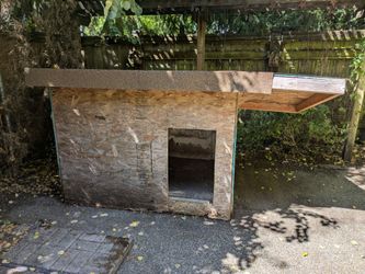 Free Doghouse