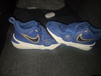 Nike Hustle Shoes