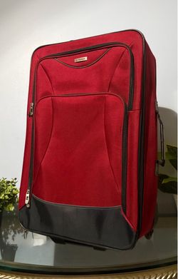TAG Springfield Softside Suitcase - Medium Size