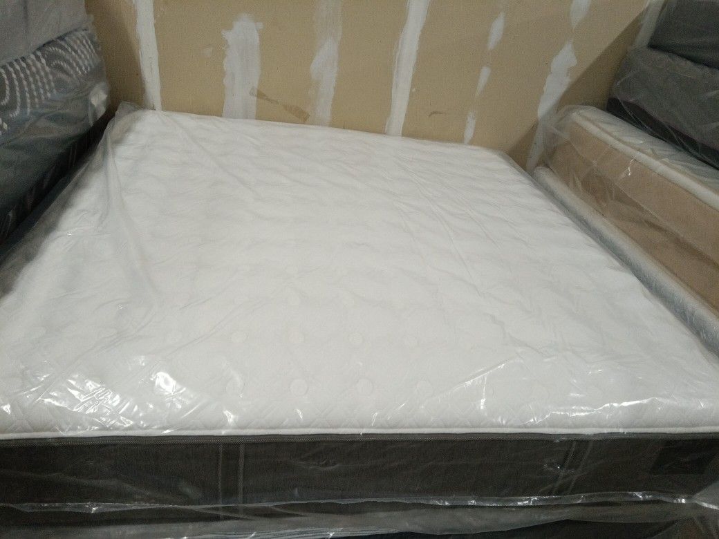 Firm King Size (Stearns And Foster)