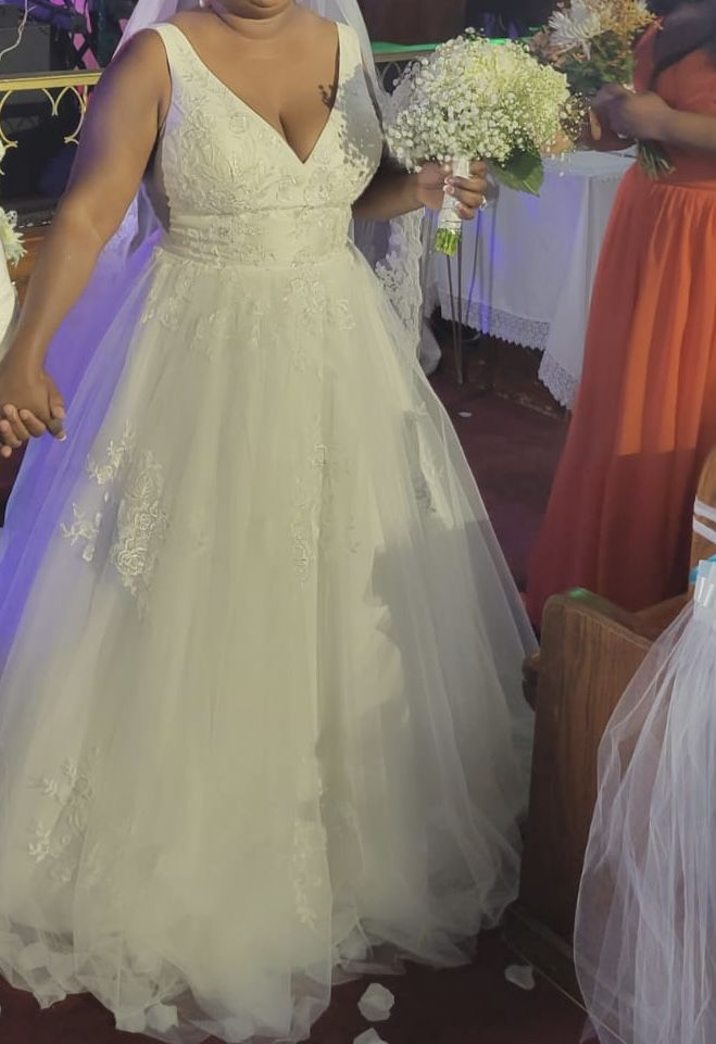 Wedding Dress And Air Fryer For Sale