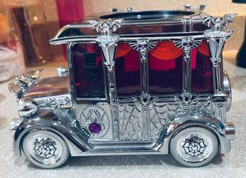 🖤 Bath & Body Works Halloween Hearse Water Globe – $85 OBO 🖤