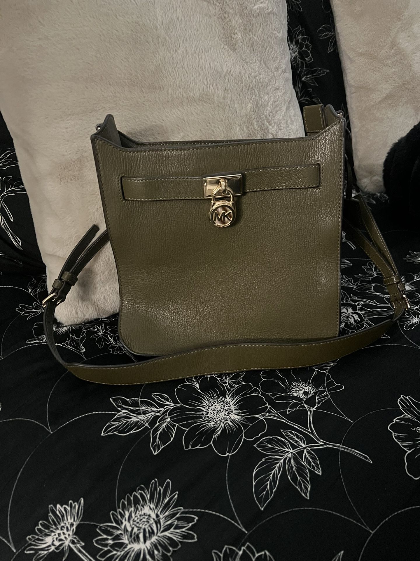 Medium Michael Kors Crossbody Bag