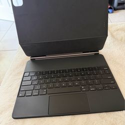 Apple Magic Keyboard and Apple Pencil