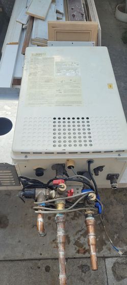 Tankless Water Heater. 1 inch Inlet.